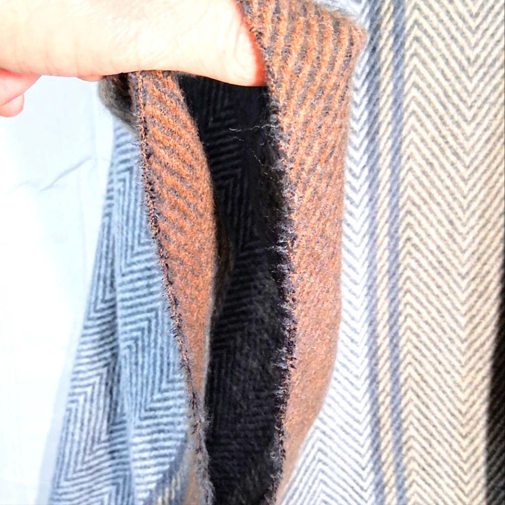 Nine West Cozy Baggy Boho OS Cottagecore Herringbone Design Poncho/Wrap - Picture 7 of 9